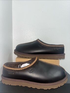 UGG TASMAN LTHR REGEN